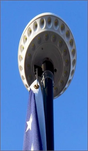 40 LED Solar Flagpole Light - WHITE